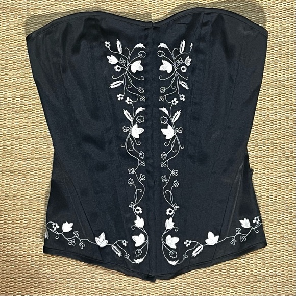 Charlotte Russe Corset Black Size Medium Great Condition - Picture 4 of 9